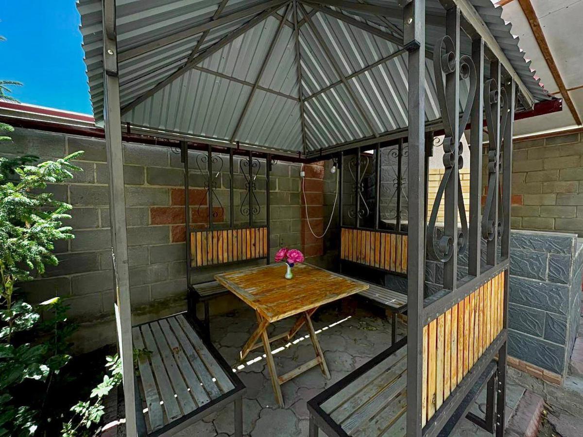 Tan Nuru Guest House Гостевой Дом Тан Нуру Cholponata Buitenkant foto